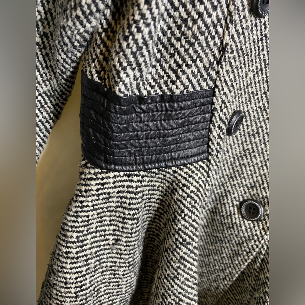 Beautiful jacket - Picture 5 of 5